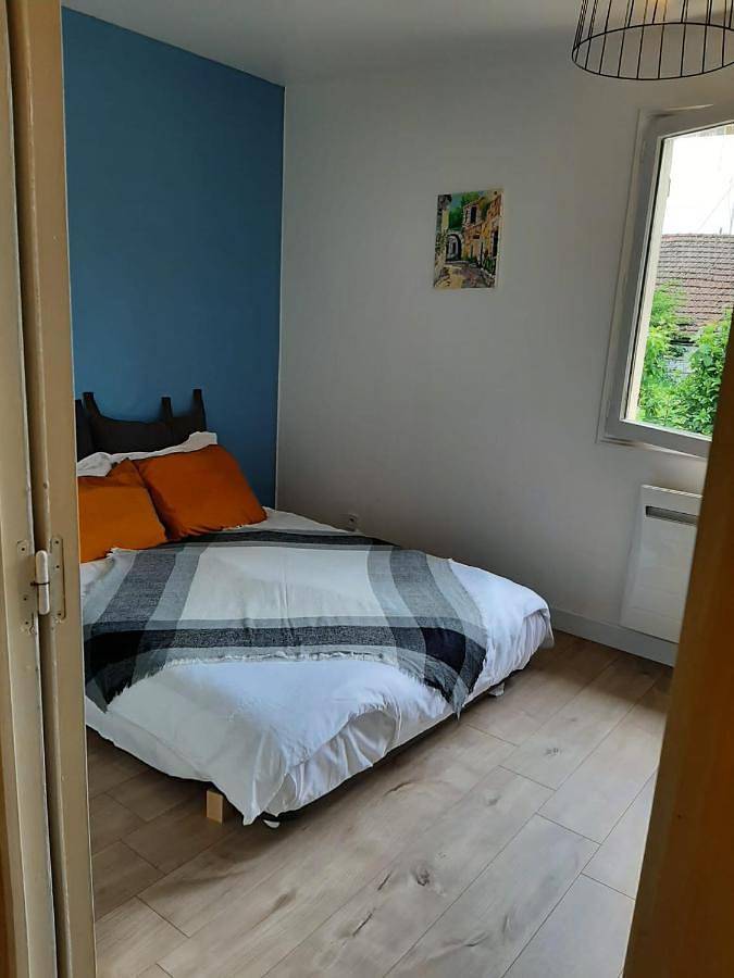 Location de vacances pour 6 personnes, avec vue et jardin, animaux acceptés à Sainte-Savine - 2