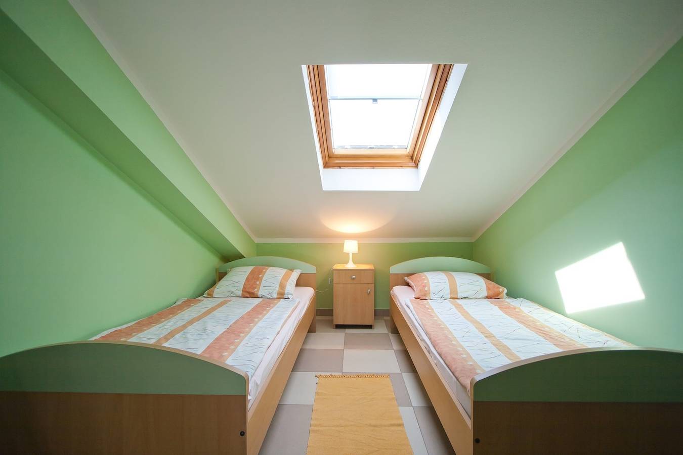 Ganze Wohnung, Studio-Apartment in Top-Lage in Porec, 50 Meter vom Strand entfernt, klimatisiert in Poreč, Porec und Umgebung