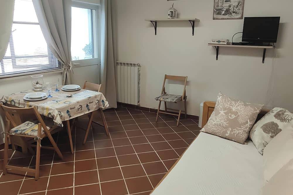 Studio apartment in Villa with garden in Porto Badino, Agro Pontino