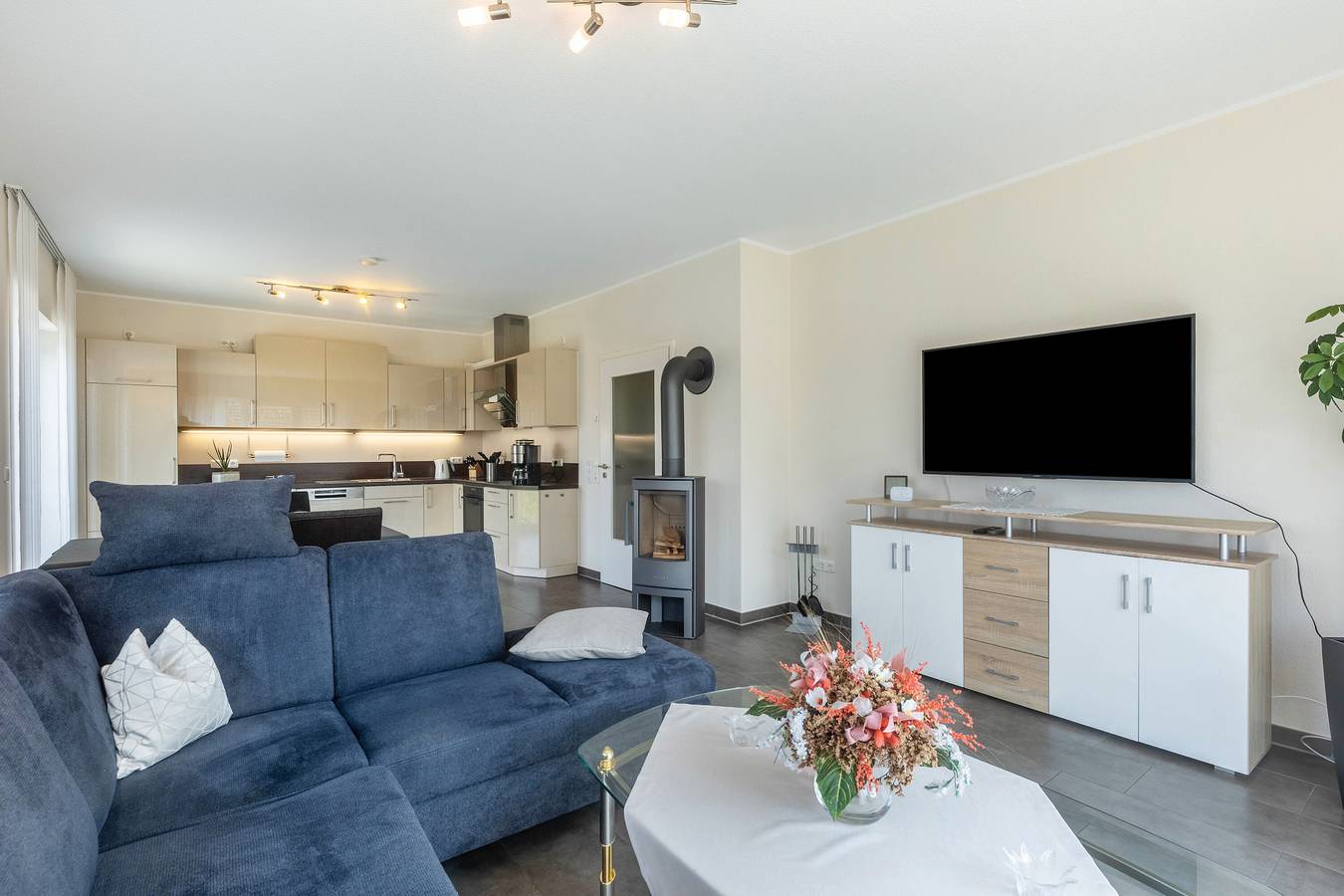 Ganze Wohnung, Ferienwohnung 'Ferienwohnung Lahnurlaub' mit gemeinsamer Terrasse, Gemeinschaftsgarten und Wlan in Hüttenberg, Lahn-Dill-Kreis