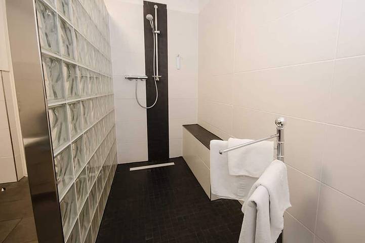 Ferienhaus für 2 Personen, mit Terrasse und Sauna sowie Garten in Leer - 4