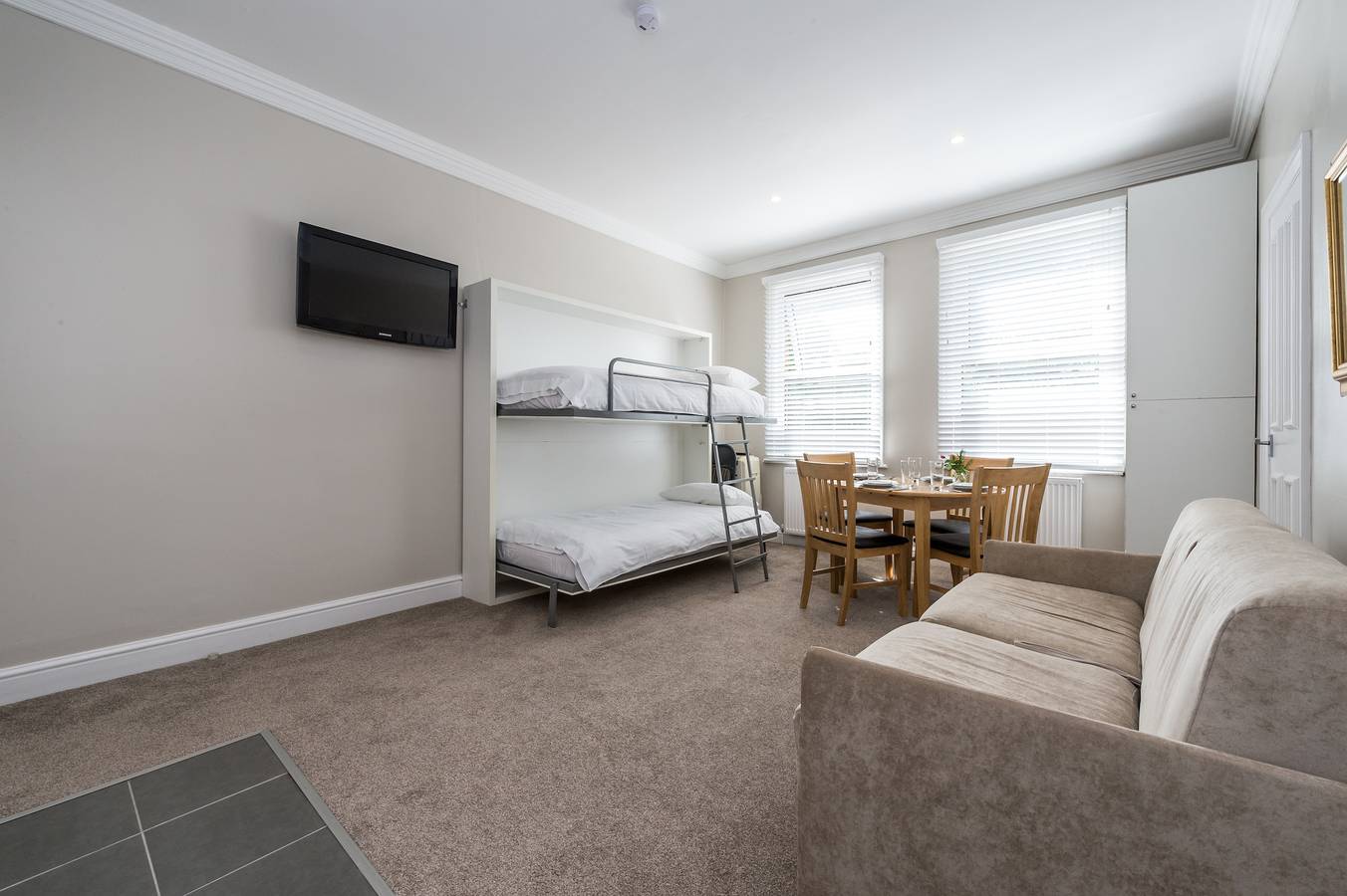 Hel lägenhet, Beautiful apartment ac up to six,12 min by tube from Oxford street,Ac in Brent, London