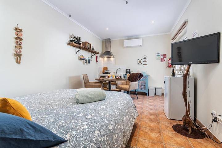 Casa de férias para 2 pessoas, com jardim em Rogil