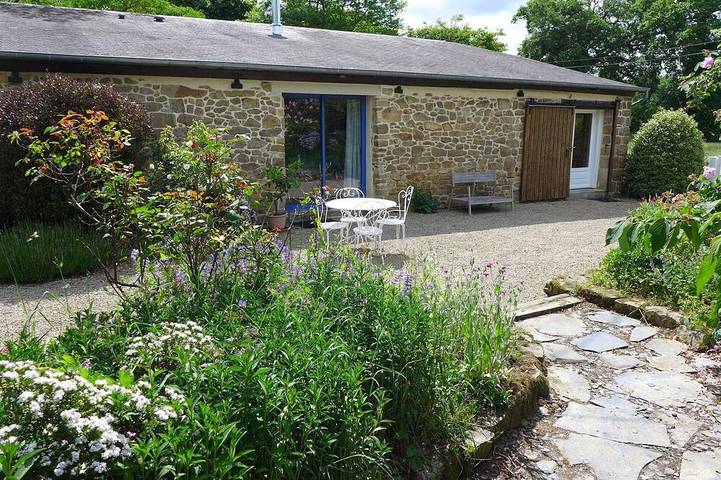 Location de vacances pour 4 personnes, avec Terrasse et Jardin à Mégrit