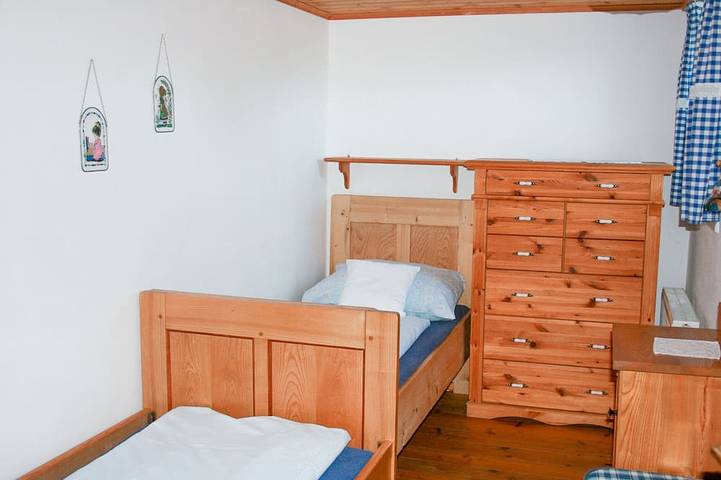 Ganze Wohnung, Ruhig gelegenes Landhaus im Grünen, mit Pool, familien- und hundefreundlich in Südoststeiermark, Feldbach