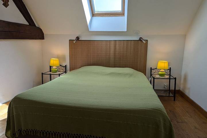 Gîte pour 4 personnes, avec jardin à Dampierre-en-Burly - 3