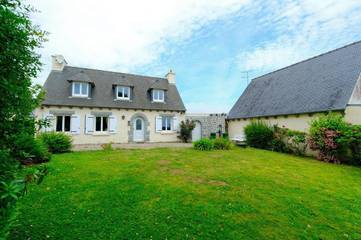 Location de vacances pour 4 personnes, avec jardin et vue à Plourhan