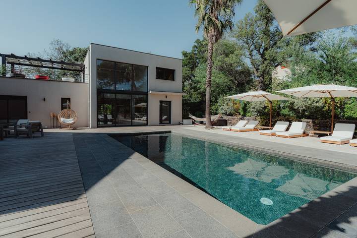 Ferienhaus für 16 Personen, mit Balkon und Garten in Grimaud