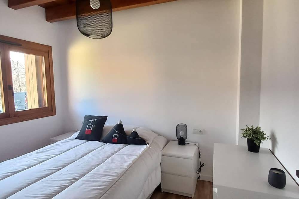 Magnifica Casa Esquinera Con Jardin Y Espectaculares Vistas A La Montaña in Enveitg, Prades region