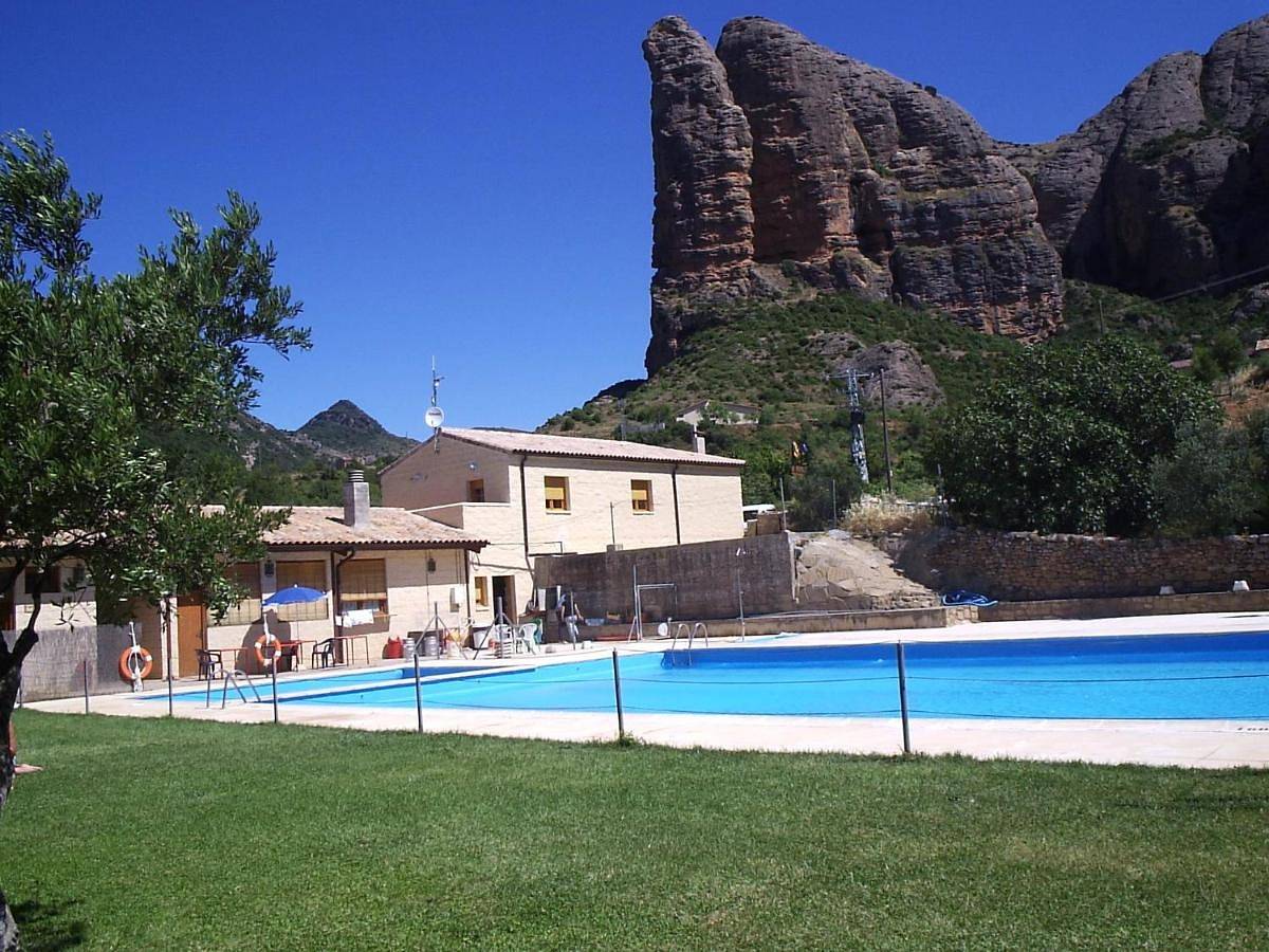 Casa Mallos de Agüero in Agüero, Provincia de Huesca