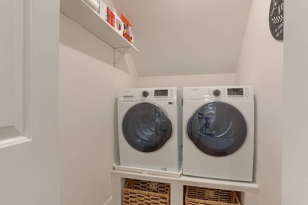 4Bd/2ba home Sleeps 8 *Newly Renovated* 2 minutes to all Hershey attractions! in Dauphin County