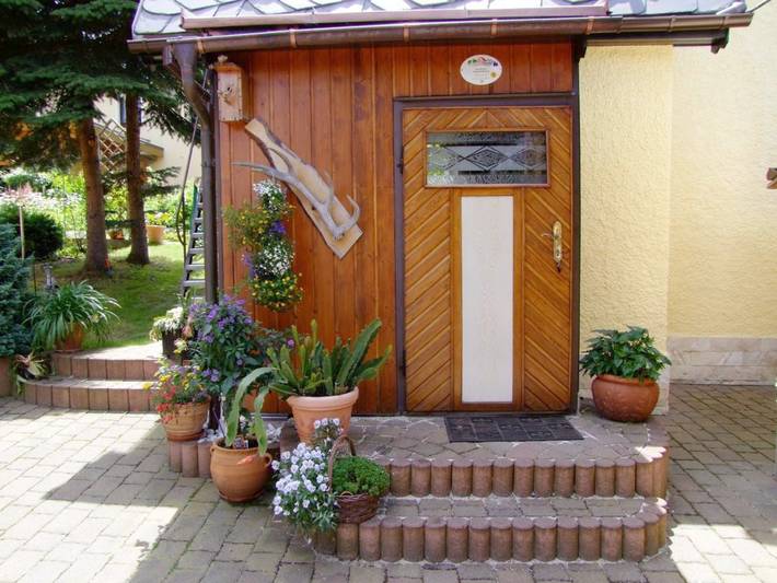 Ferienhaus für 4 Personen, mit Garten und Sauna sowie Ausblick in Neuhausen/Erzgebirge