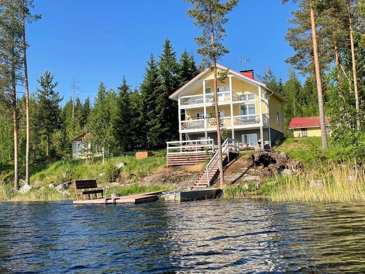 Villa Rantakallio with jacuzzi in Parikkala, Südkarelien