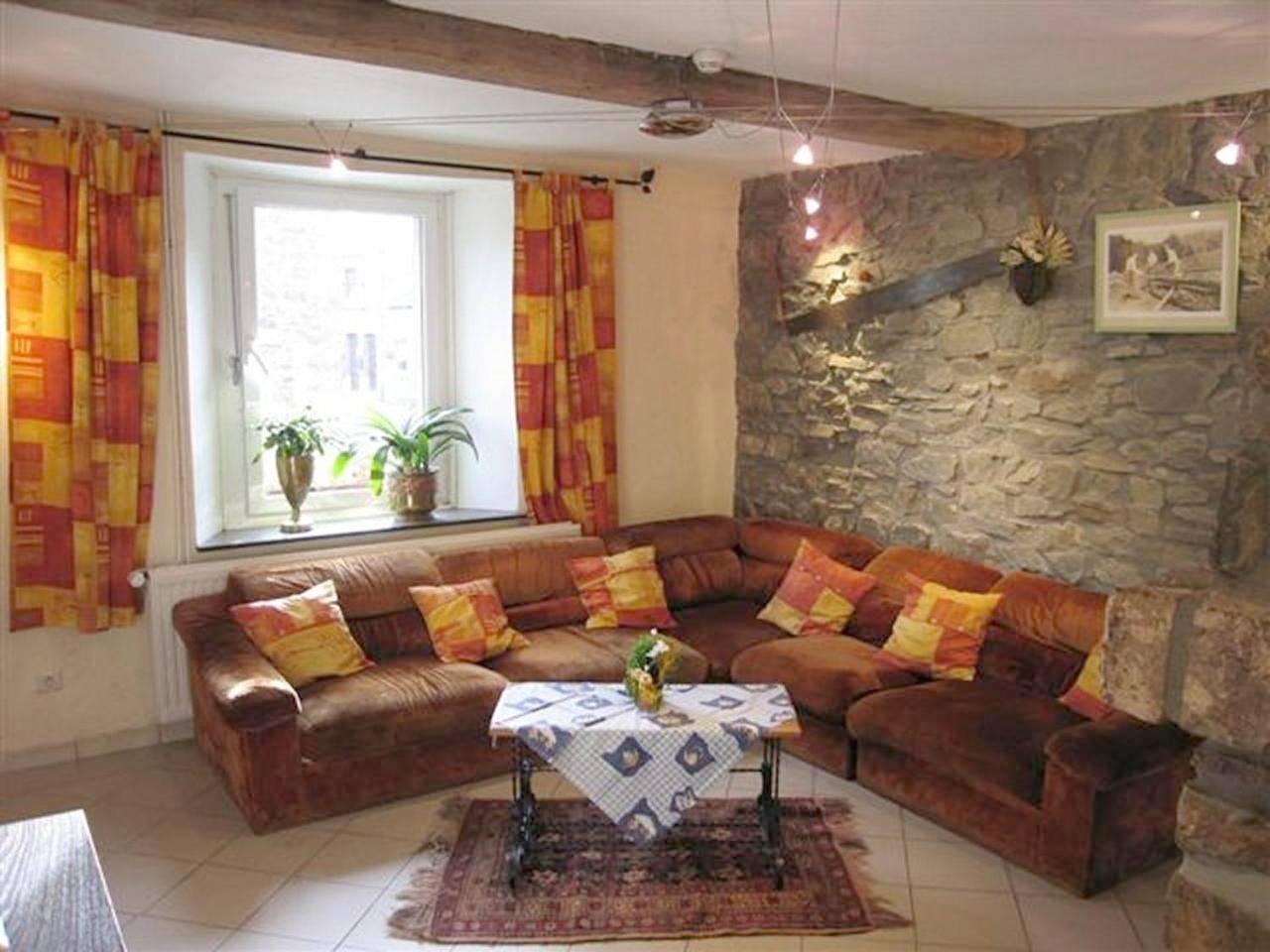 Six-Bedroom House in Awenne, Saint-Hubert