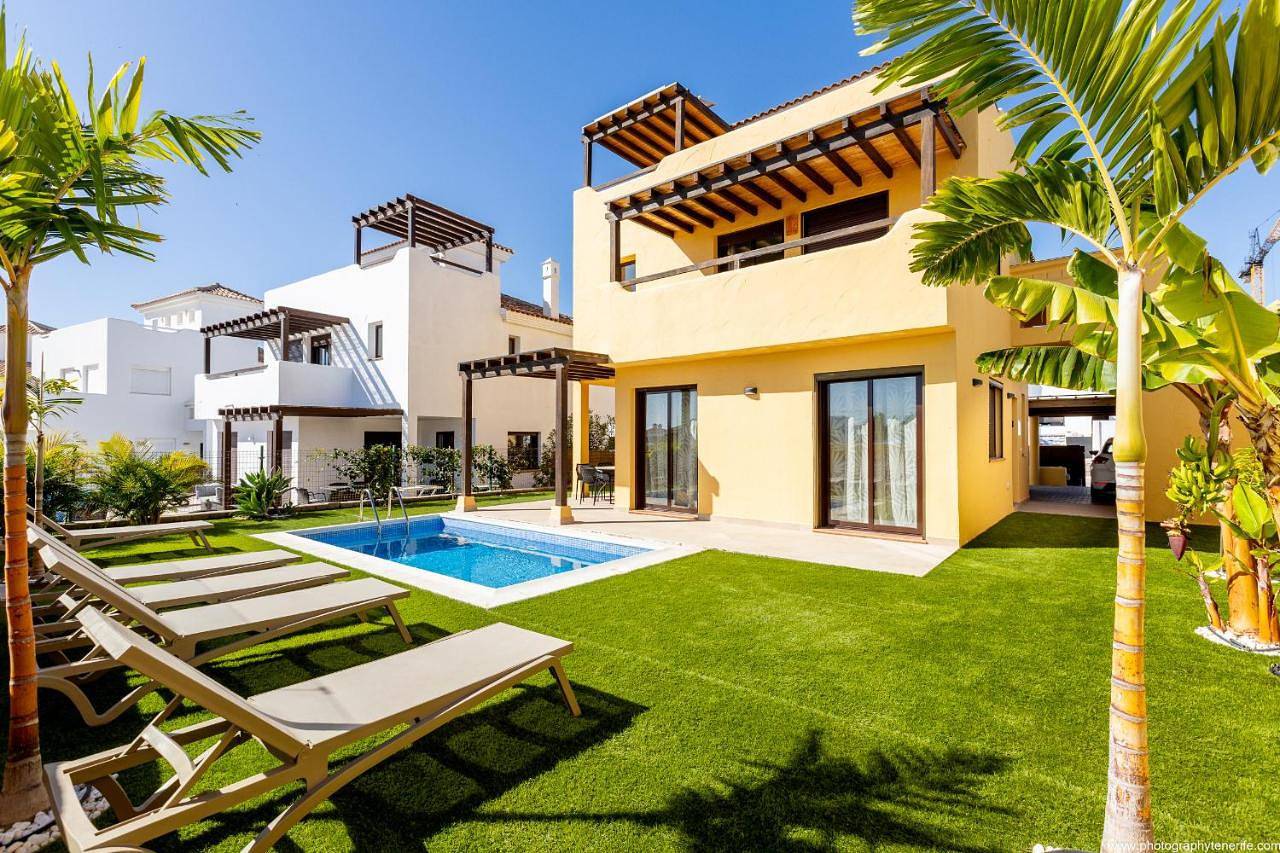 Villa With 4 Bedrooms And Private Heated Pool in Amarilla Golf, San Miguel de Abona