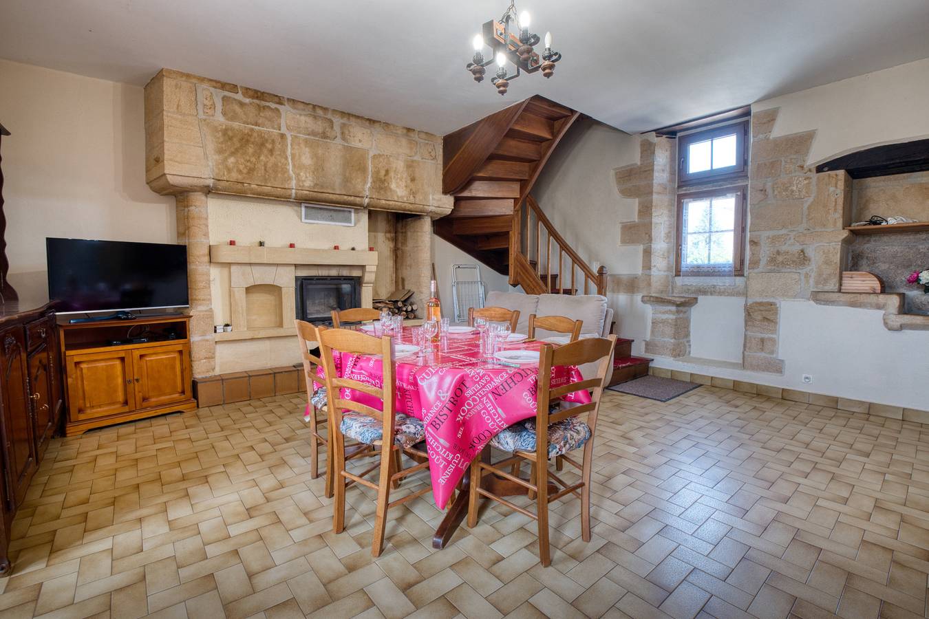 Ferienhaus 'L'Hirondelle - Perigord Noir' mit privater Terrasse und Gemeinschaftsgarten in Saint-Geniès, Périgord Noir