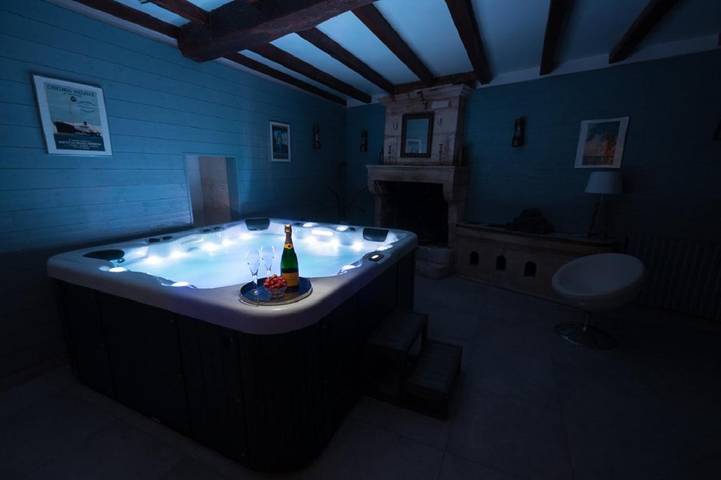 Chambre d’hôte pour 3 personnes, avec Jacuzzi et Terrasse ainsi que Jardin et Sauna en Charente-Maritime - 2