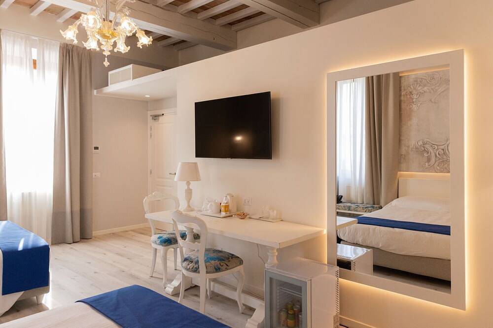 Villa à San Giacomo Roncole avec 12 chambres à coucher, 30 couchages in Mirandola, Province de Modène