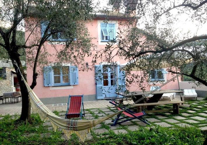 Albergo a gestione familiare per 3 persone, con panorama e giardino - 1