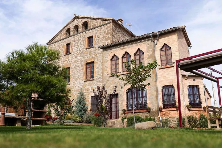 Ferienhaus für 6 Personen, mit Ausblick und Pool sowie Garten - 1