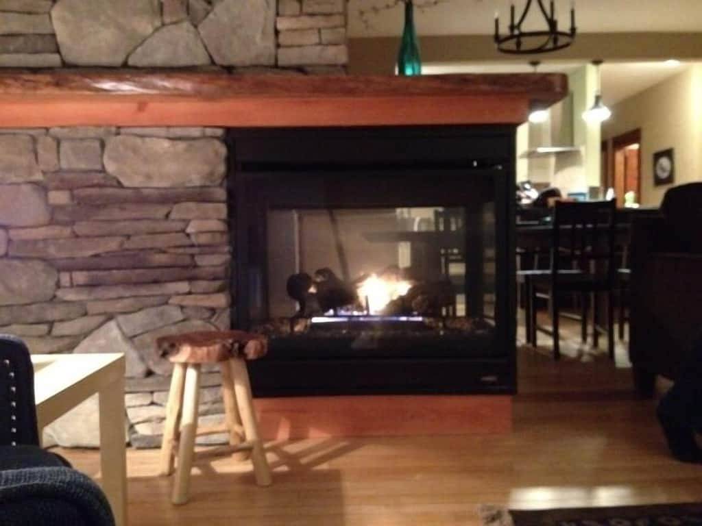 Ganze Wohnung, Neu renovierte Haupt St. Condo, Schritte vom Olympic Center in Lake Placid, Adirondack Mountains