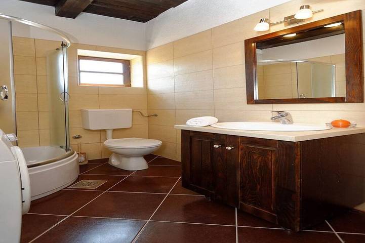 Ferienhaus für 6 Personen, mit Pool und Garten sowie Terrasse in Sukosan - 4