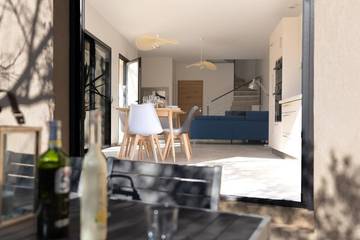 Gîte pour 6 personnes, avec terrasse et vue à Beaurecueil