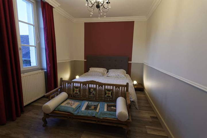 Location de vacances pour 45 personnes, avec jacuzzi ainsi que jardin et sauna, animaux acceptés à Sepmes - 2