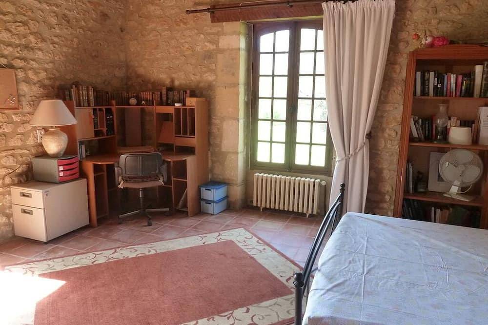 Maison de campagne spacieuse, idéale pour des vacances en famille in Saint-Avit-Sénieur, Périgord Pourpre