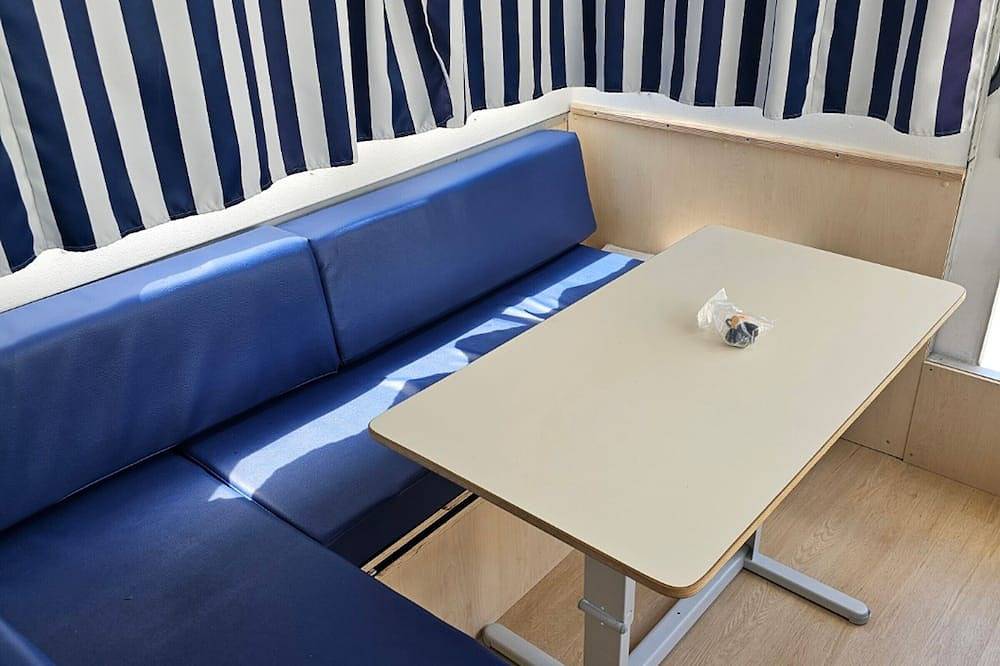 Barco amarrado con kitchenette - 4 pers. in Colombiers, Côte d'Améthyste