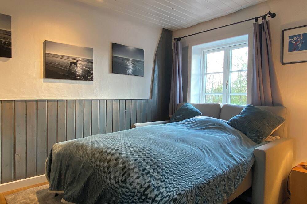 Ganze Wohnung, Warft Simmerdeis/ Apartment 2 im Reetdachhaus mit parkartigem Garten in Oldenswort, Eiderstedt