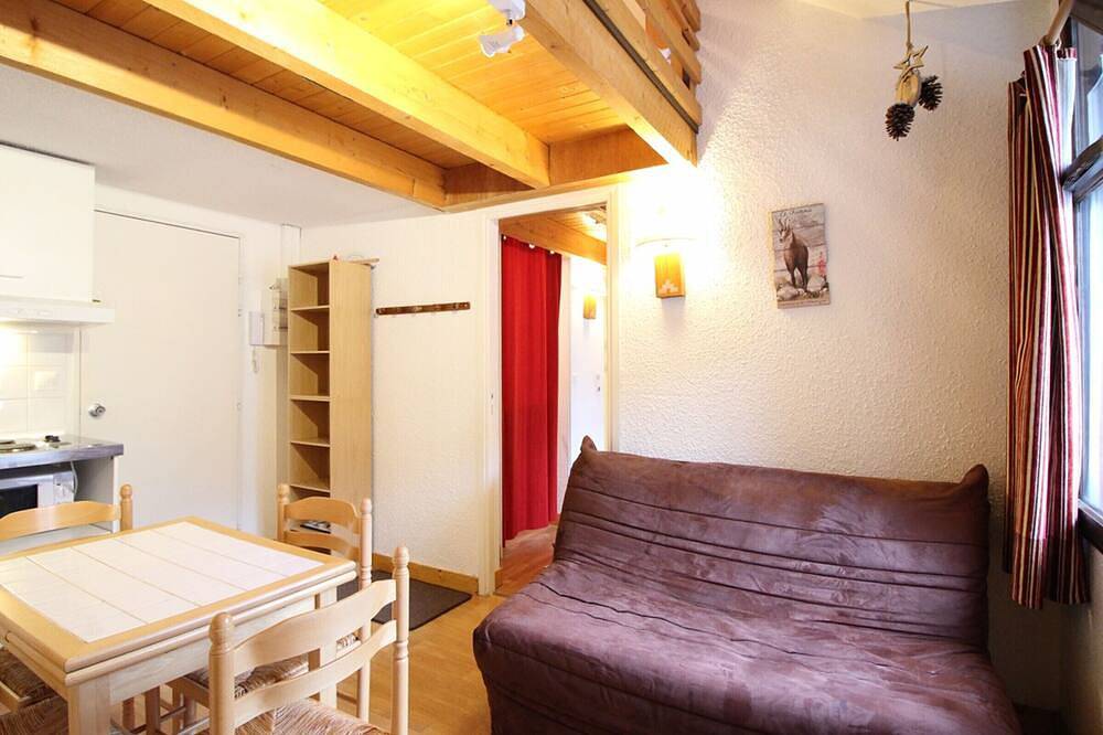 Entire apartment, Ski-in/ski-out apartment with 2 bedrooms and ski locker in Mont-Dore, Volcans d'Auvergne Regional Nature Park