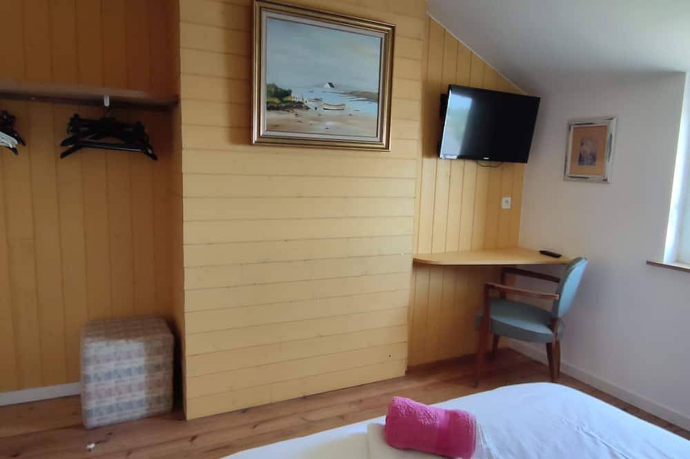 Villa Bretonne 12 pers. Opposite Ile de Bréhat in L'Arcouest, Ploubazlanec