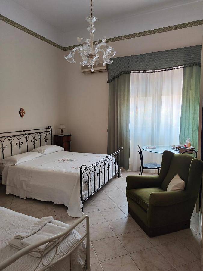 Double or Twin Room with Private Bathroom in Riposto, Catania e dintorni