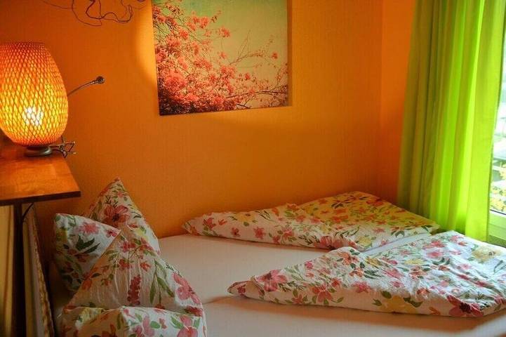 Ferienwohnung für 3 Personen, mit Pool und Terrasse in Unterwellenborn - 2