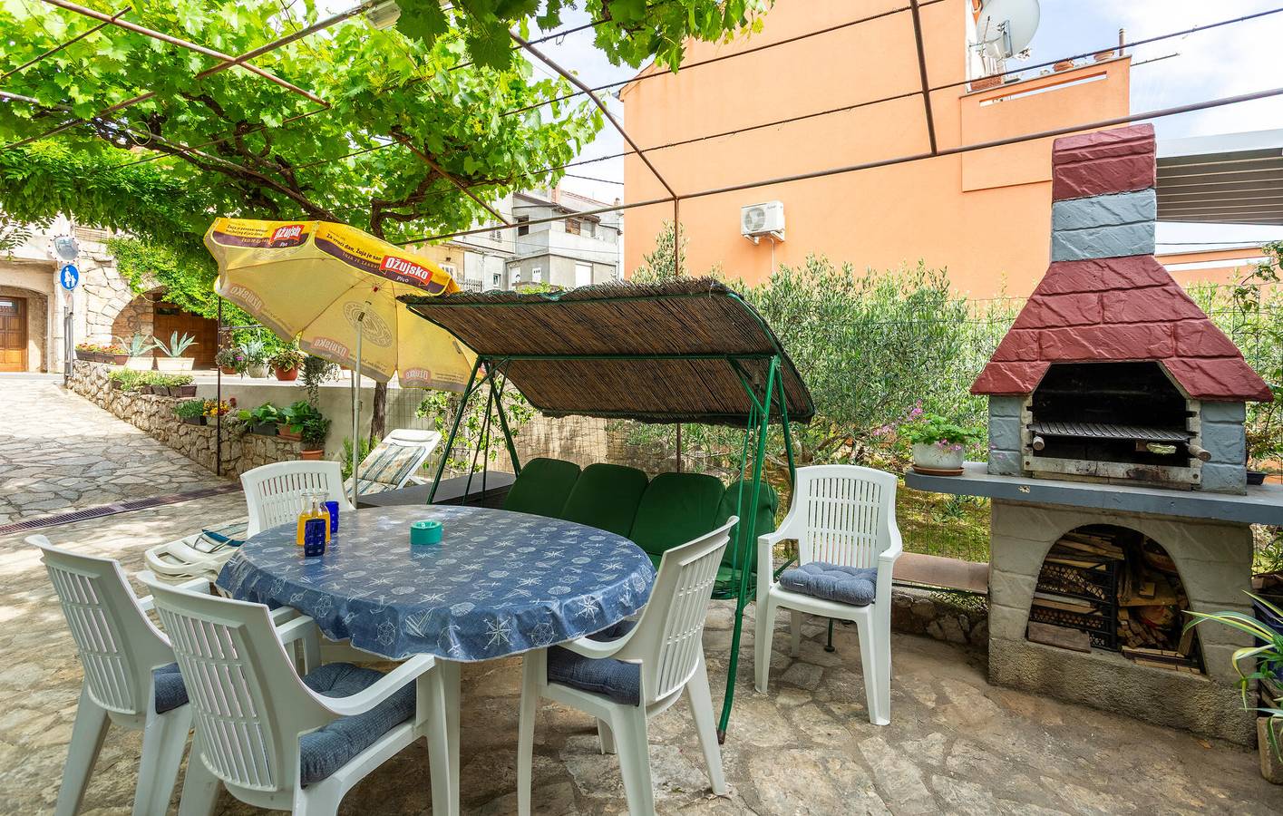 Ganze Ferienwohnung, Ferienwohnung für 4 Personen mit Terrasse in Punat, Krk