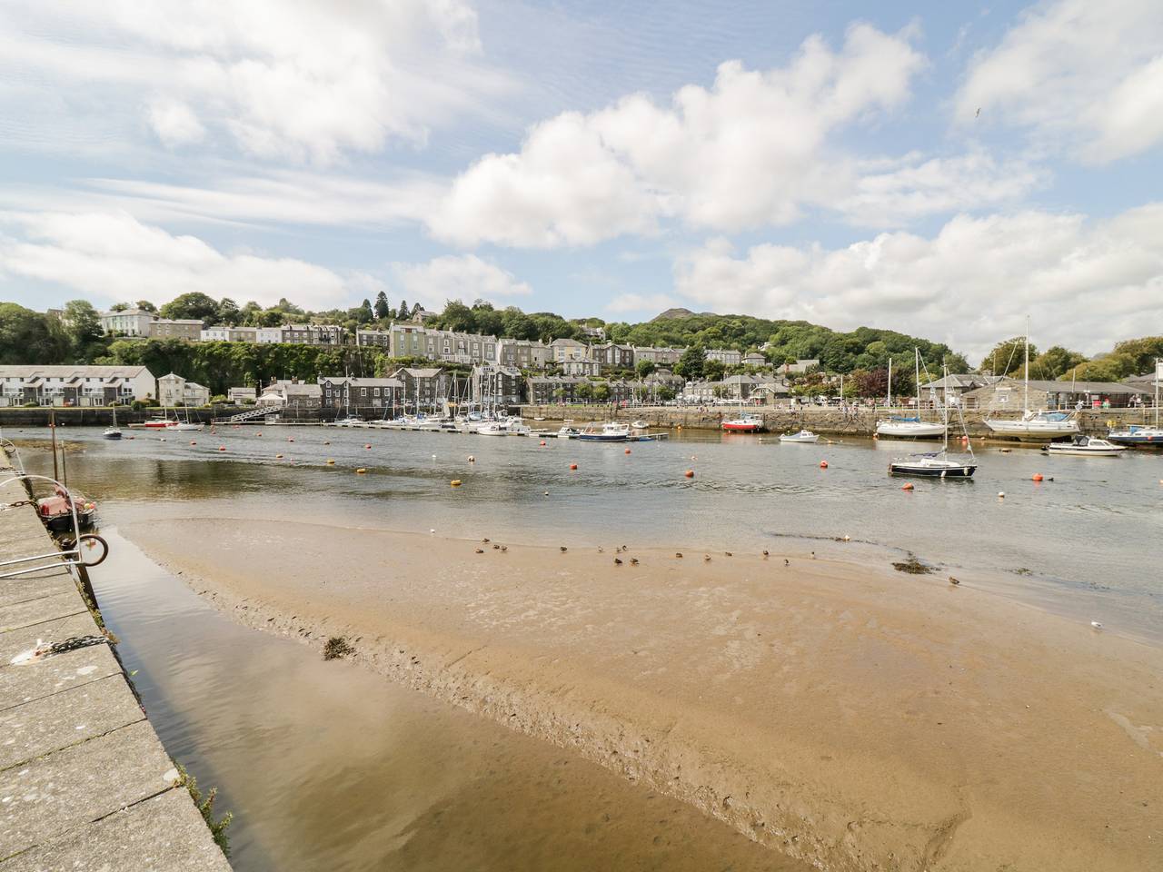 Pump Cottage, 8 Glyn Terrace in Borth-y-Gest, Snowdonia