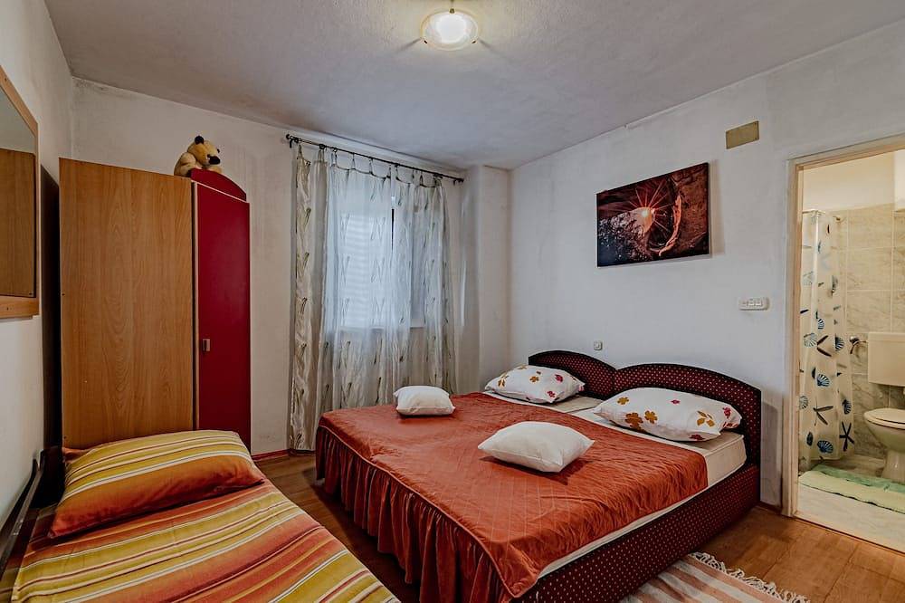 Ganze Wohnung, 2-Zimmer-Ferienwohnung mit Terrasse und Meerblick Luka Dubrava, Peljesac in Dubrovnik-Neretva