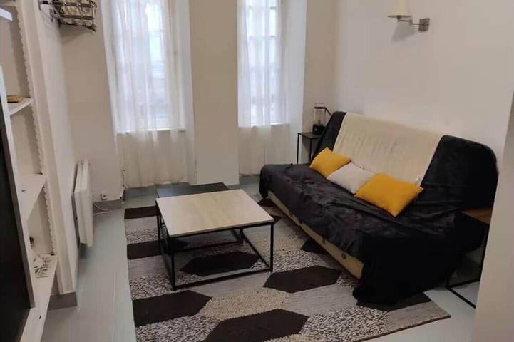 Appartement entier, Studio Apartment in Quillan in Quillan, Parc naturel régional Corbières-Fenouillèdes