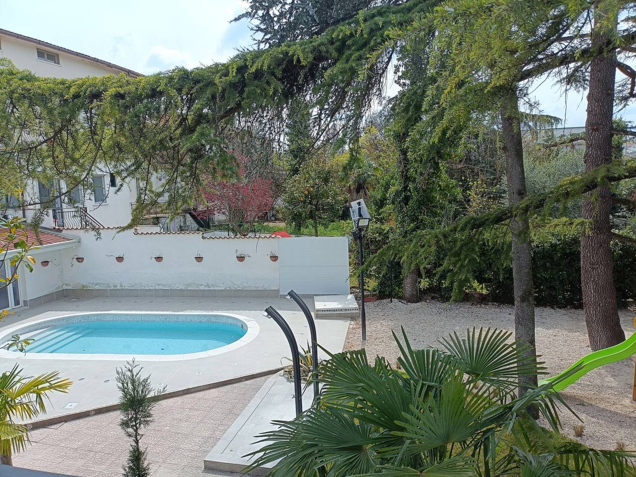Entire apartment, Apartment 'Melograno' with Shared Pool, Wi-Fi and Air Conditioning in Venticano, Avellino Province