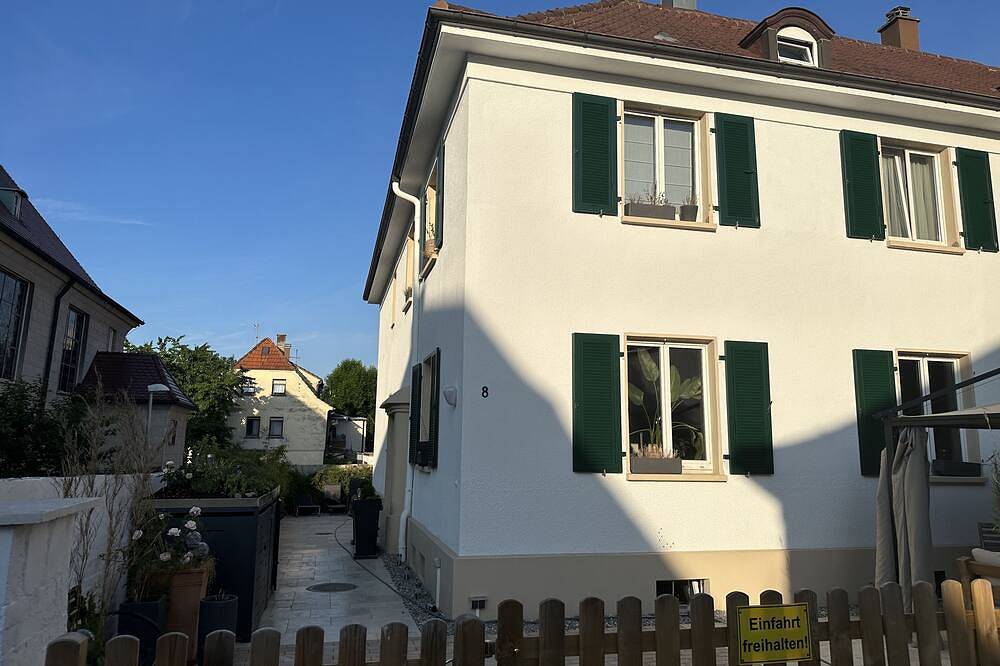 Großes Stadthaus mit Zigarrenzimmer und Garten in Feuerbach, Stuttgart