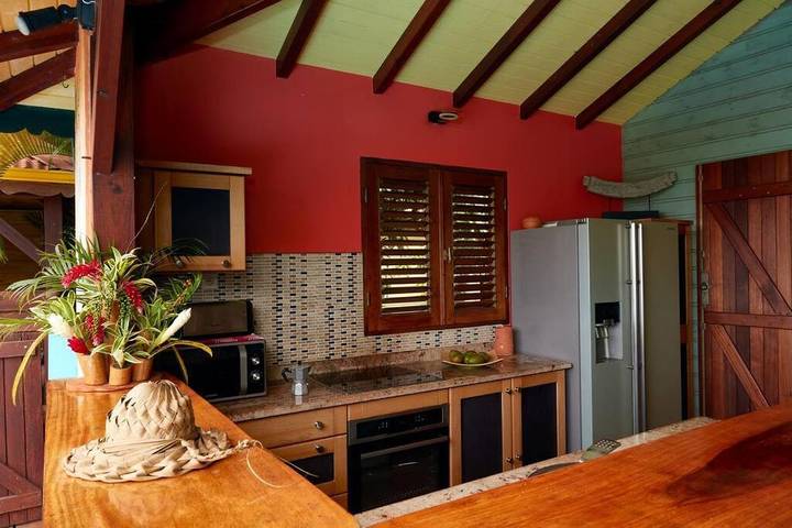 Location de vacances pour 5 personnes, avec jardin ainsi que vue et piscine dans Plage de la Perle - 4