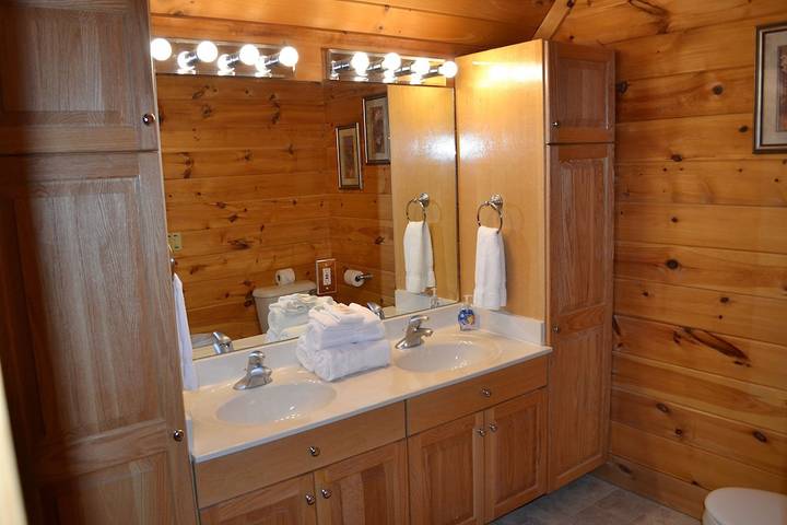 Cottage for 23 people, with hot tub and yard in Tennessee