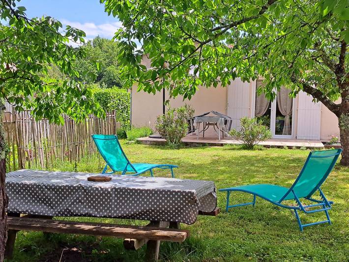 Gîte pour 4 personnes, avec jardin et terrasse