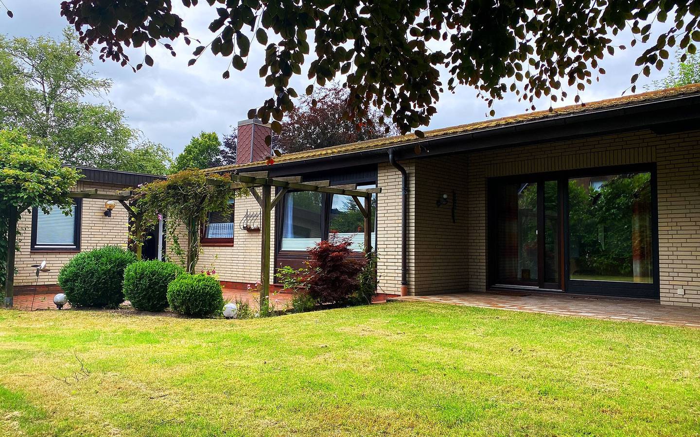 Holiday Home 'Ferienhaus Emeis' with Terrace, Garden and Wi-Fi in Leck, Grünes Binnenland