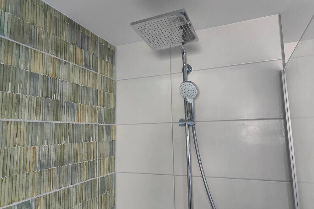 Ganze Wohnung, Moderne Wohnung mit sonniger Terrasse nähe Europa-Park und Schwarzwald. in Seelbach, Mittlerer Schwarzwald