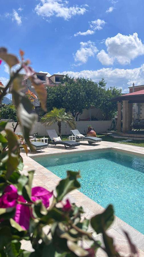 Location de vacances pour 2 personnes, avec Terrasse et Jardin ainsi que Piscine et Vue à Castel San Giorgio - 2