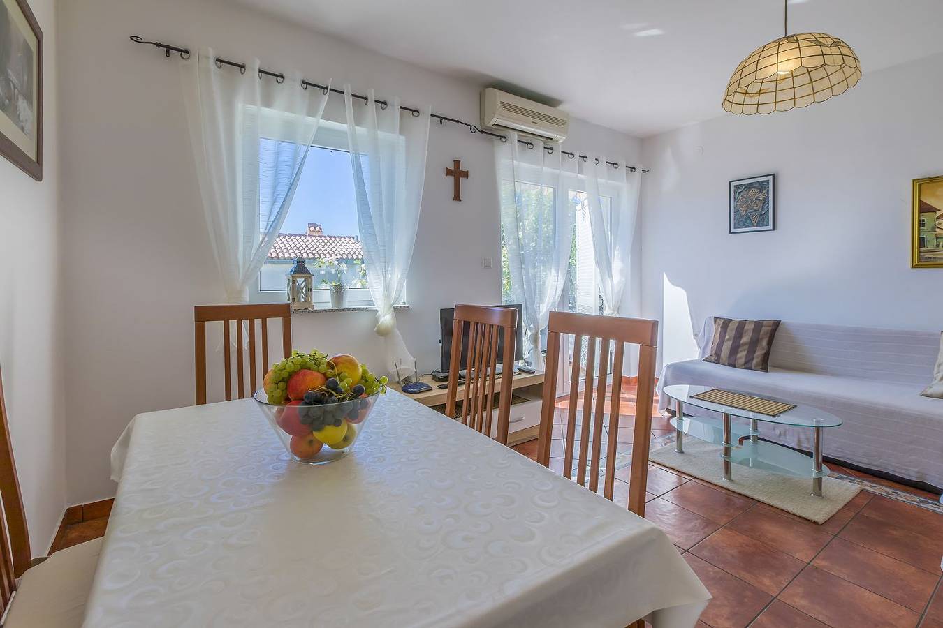 Ganze Wohnung, Charmantes Apartment mit 2 Fahrrädern und nur 400 Meter zum Strand in Selce, Primorje-Gorski Kotar