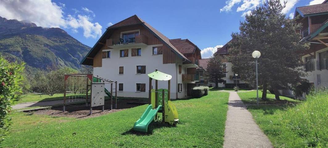 Gîte pour 4 personnes, avec sauna et piscine ainsi que vue et jardin à Giez - 2