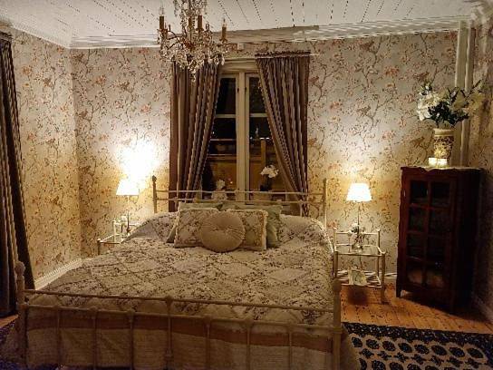 Double Room with Private Bathroom in Säffle, Vänern